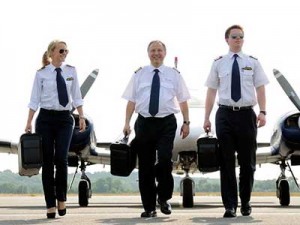 pilots walking from aircraft aviation hiring trends